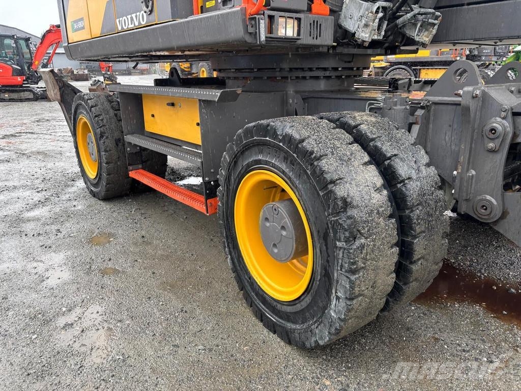 Volvo EW 220 E TUNNEL Gumikerekes kotrók