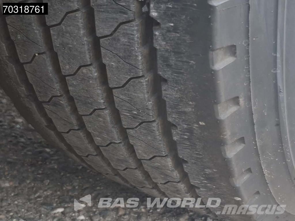  Lion Trailer LT 3 axles セミトレーラータンカー