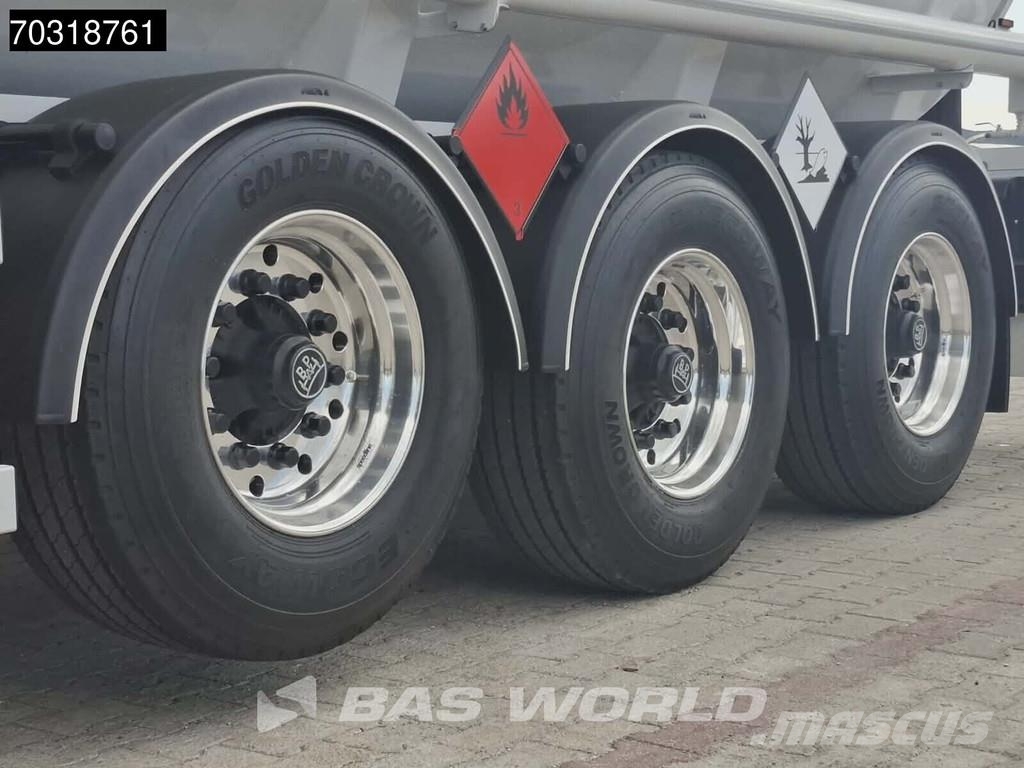  Lion Trailer LT 3 axles セミトレーラータンカー