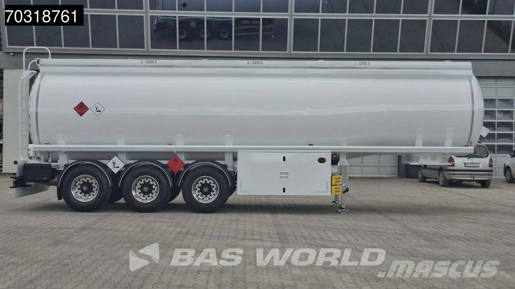  Lion Trailer LT 3 axles セミトレーラータンカー