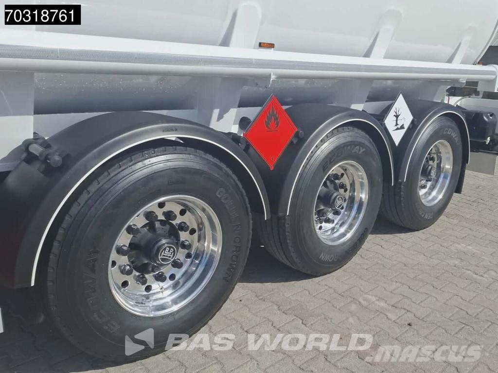  Lion Trailer LT 3 axles セミトレーラータンカー
