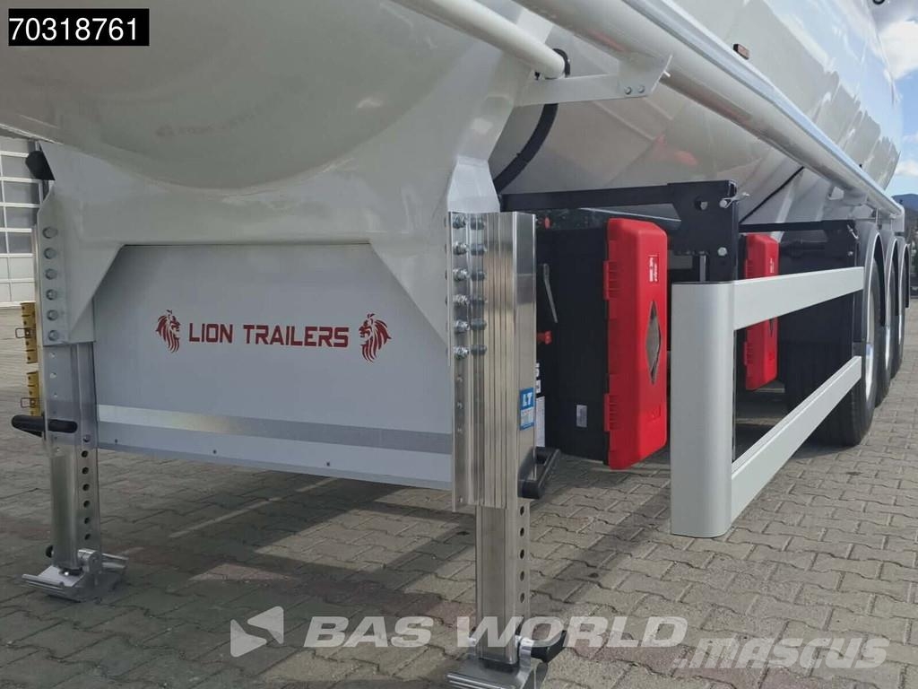  Lion Trailer LT 3 axles セミトレーラータンカー