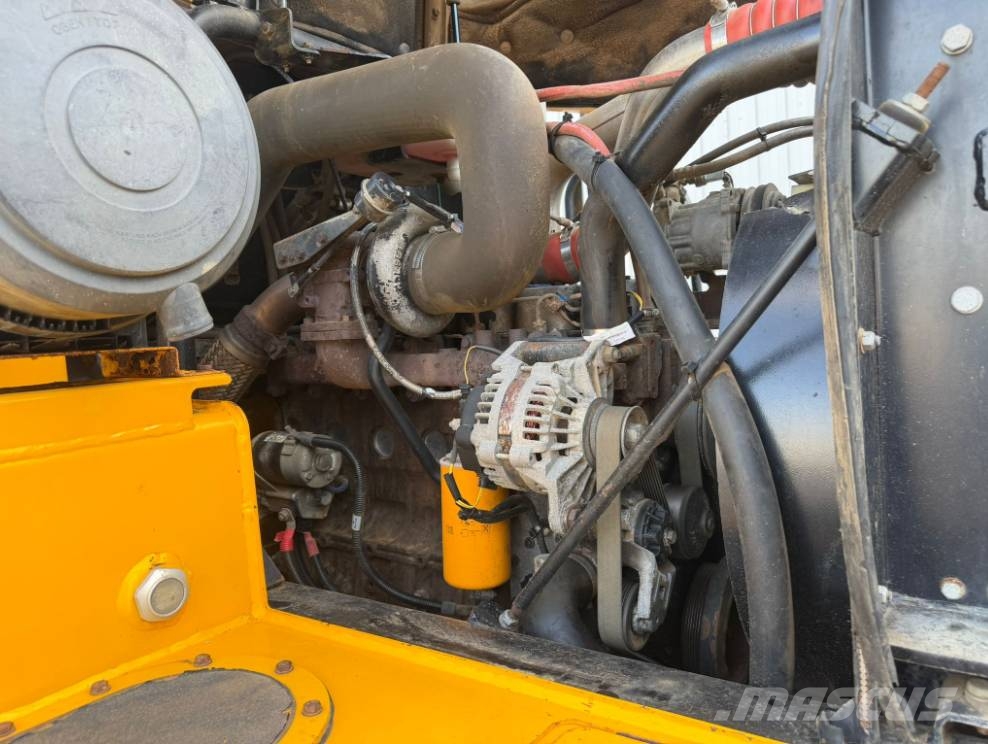 JCB 718 Karjeriniai savivarčiai