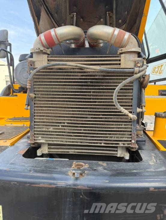 JCB 718 Karjeriniai savivarčiai