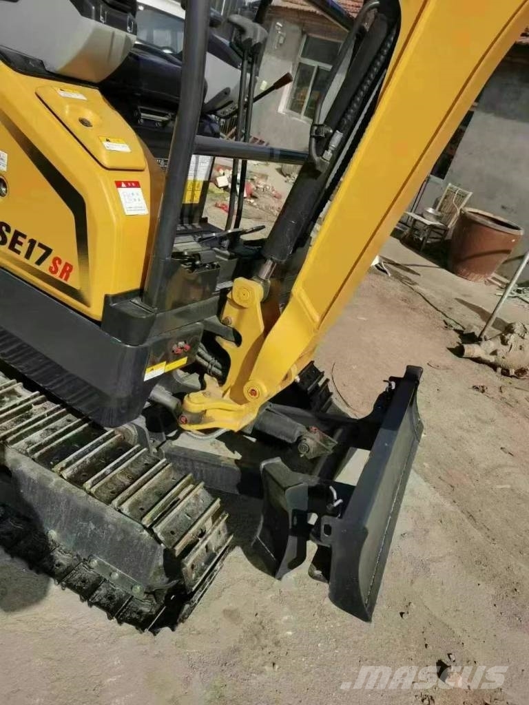 Shantui SE 17 SR 小型挖掘机