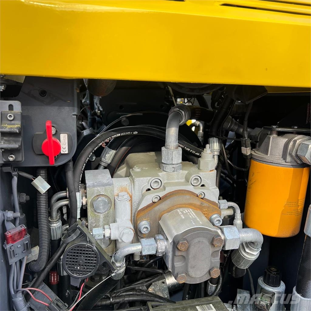 Combilift [DISCOUNT-SALE] C4000 Diesel  // TOP 四向前伸式堆高機(叉車)