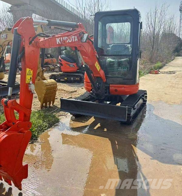 Kubota U 27 Miniexcavadoras