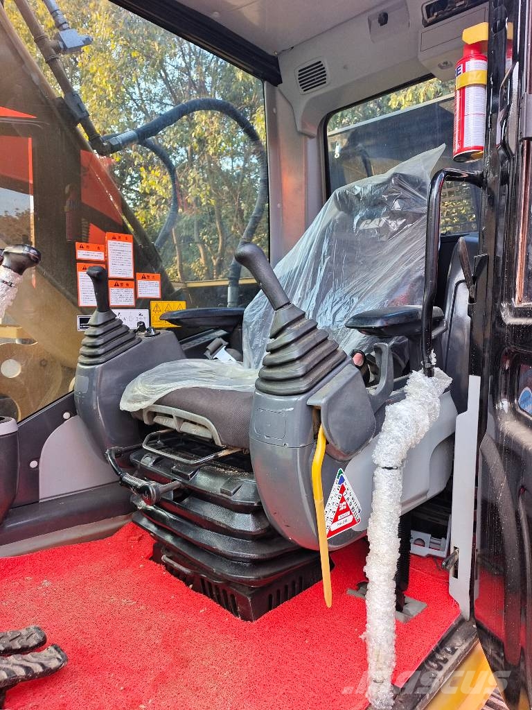 CAT 330D2L   3000 units excavators in stock 履带挖掘机