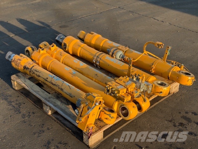 Liebherr A 316 USED HYDRAULIC CYLINDER COMPLET Hydrauliikka
