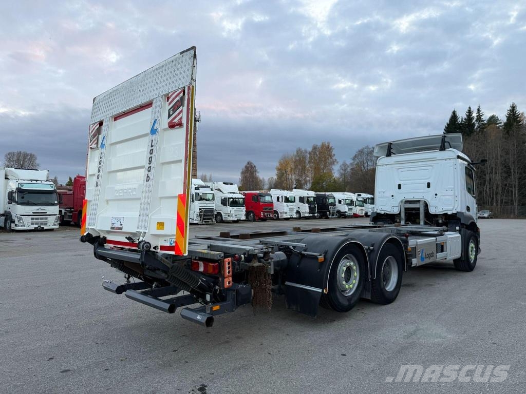 Mercedes-Benz ACTROS 2535 6X2*4 EURO6 + BDF 20FT Konténer keretes / Konténeres teherautók