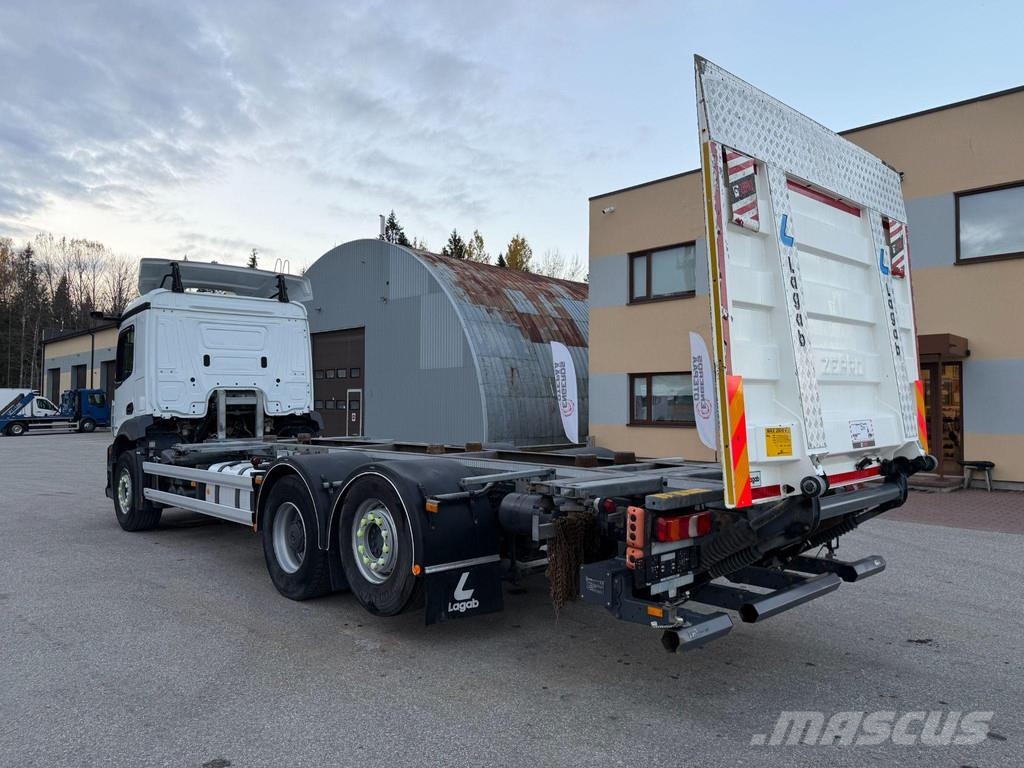 Mercedes-Benz ACTROS 2535 6X2*4 EURO6 + BDF 20FT Konténer keretes / Konténeres teherautók