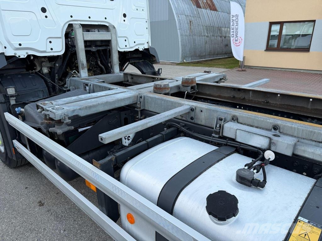 Mercedes-Benz ACTROS 2535 6X2*4 EURO6 + BDF 20FT Konténer keretes / Konténeres teherautók
