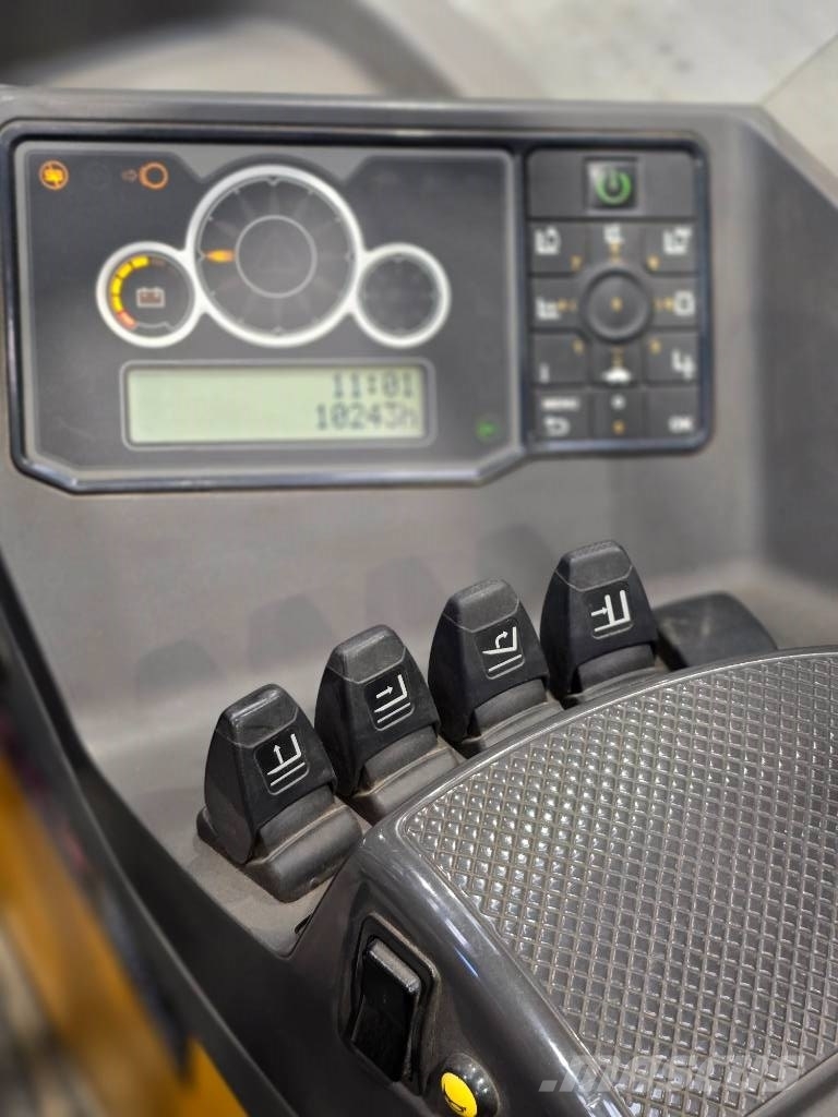 UniCarriers ULS 120 DTFVXC 570 Viljuškari sa pomičnim stupom