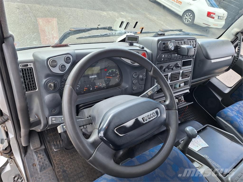 Iveco EUROCARGO 120 E 28 Шасі з кабіною