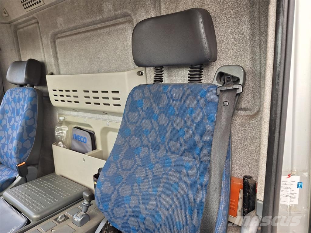 Iveco EUROCARGO 120 E 28 Шасі з кабіною