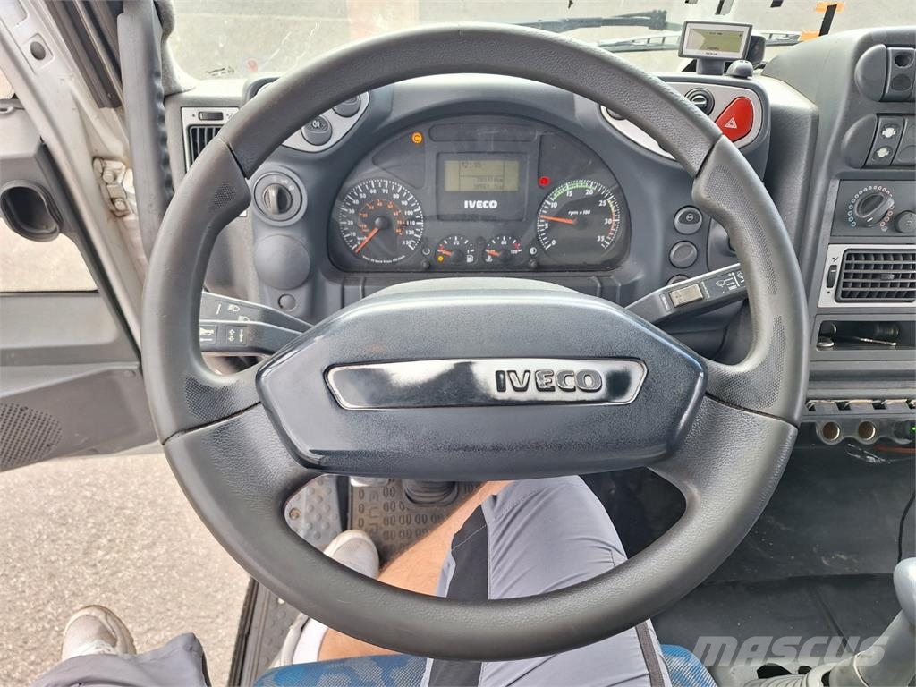 Iveco EUROCARGO 120 E 28 Шасі з кабіною
