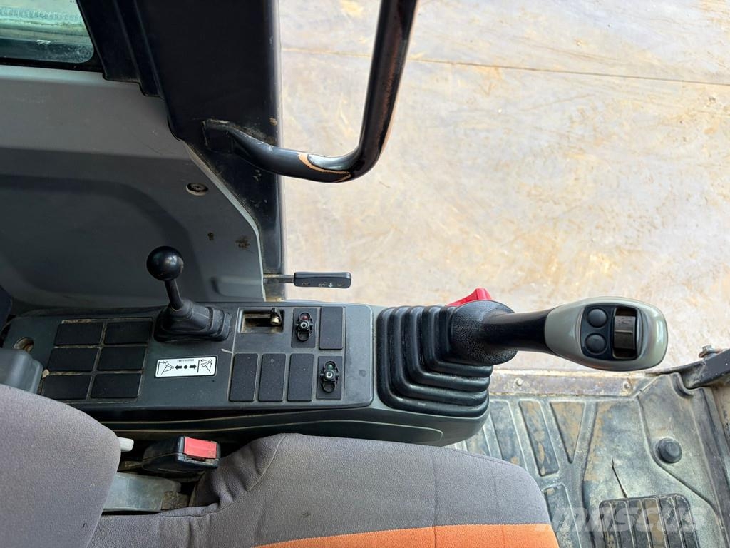 Doosan DX235LCR Raupenbagger