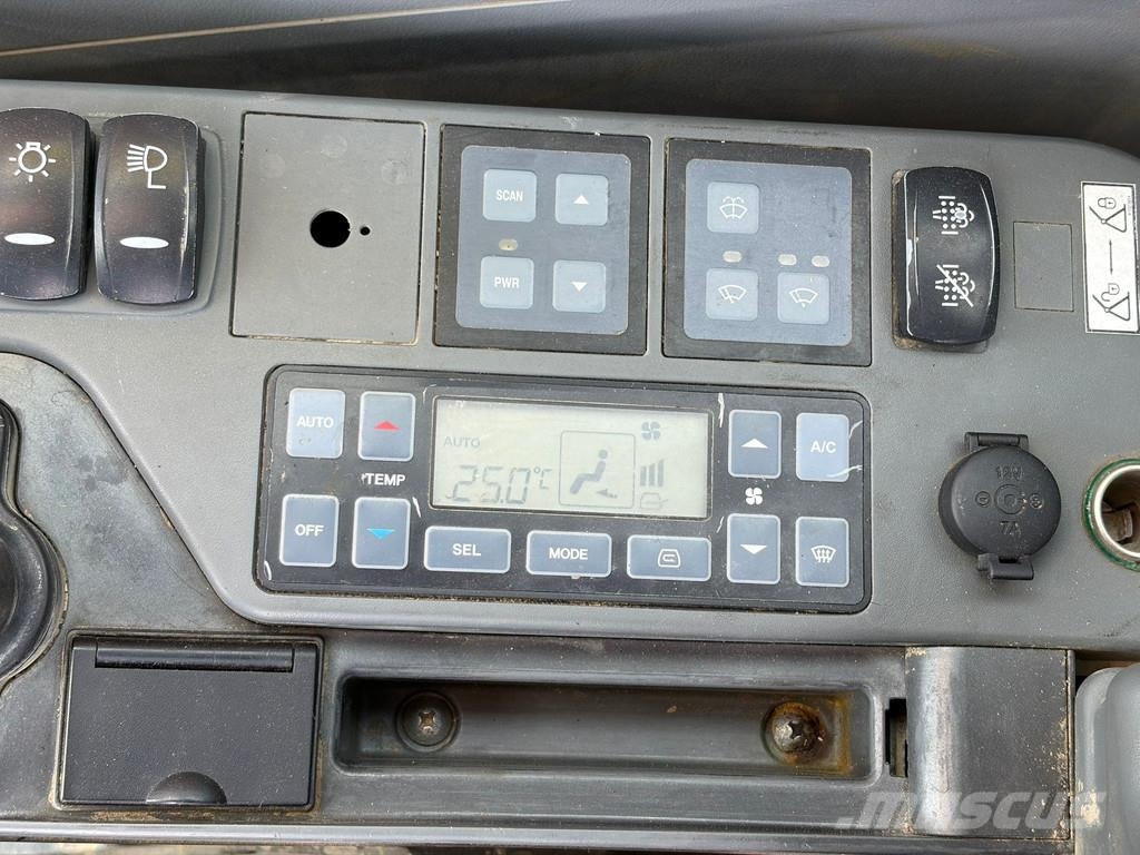 Doosan DX235LCR Raupenbagger