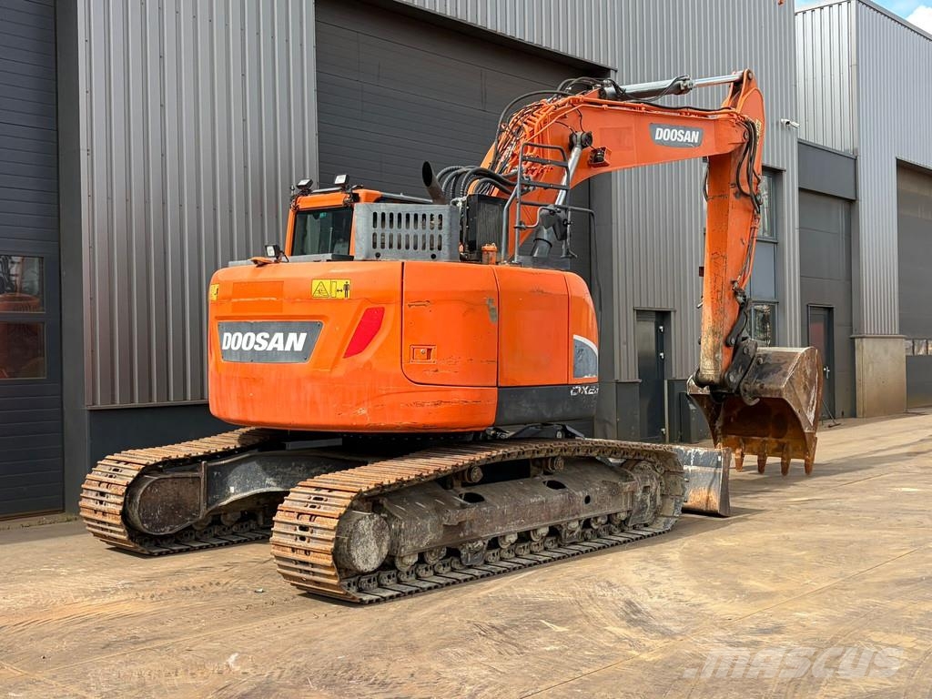 Doosan DX235LCR Raupenbagger