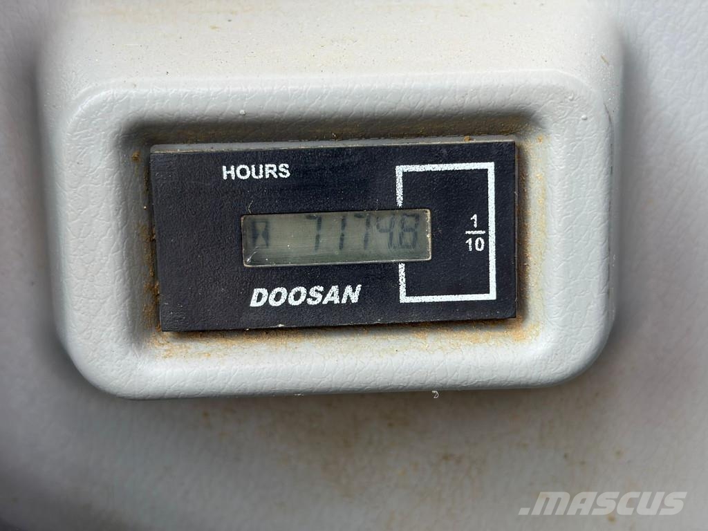 Doosan DX235LCR Excavadoras de cadenas