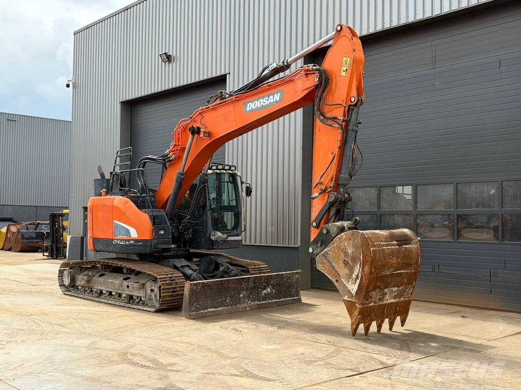 Doosan DX235LCR Raupenbagger
