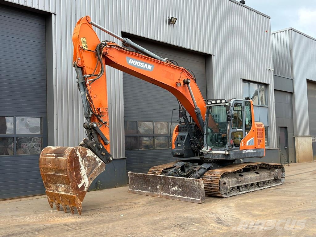 Doosan DX235LCR Raupenbagger