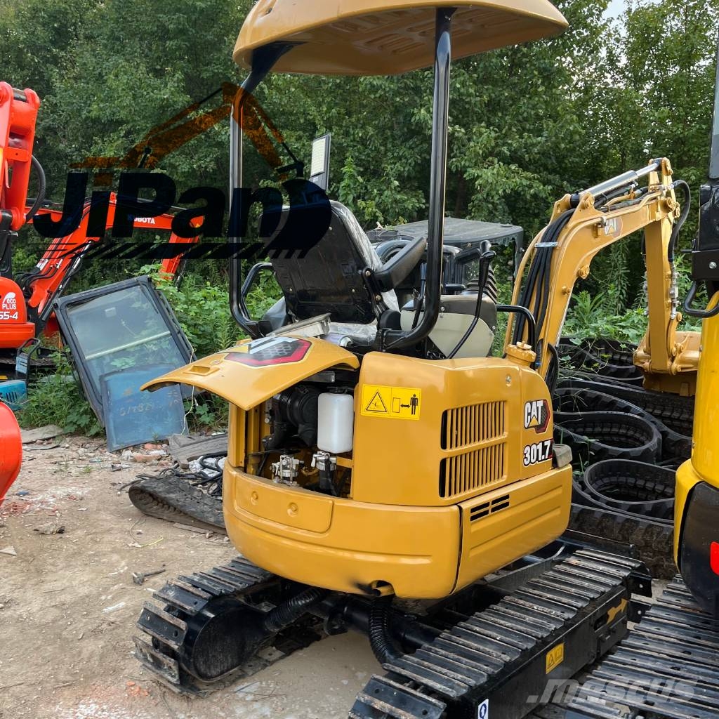 CAT 301.7CR 소형 굴삭기 7톤 미만