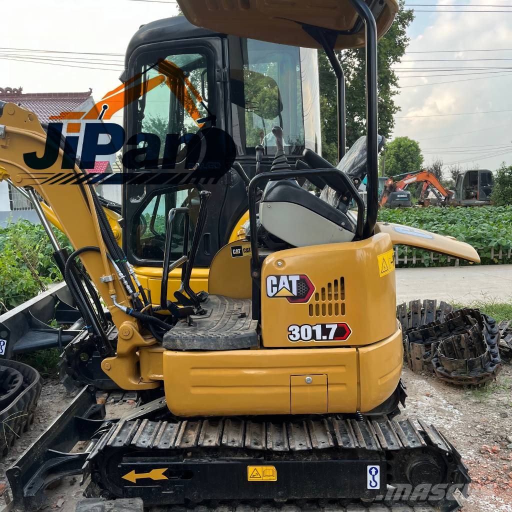 CAT 301.7CR 소형 굴삭기 7톤 미만
