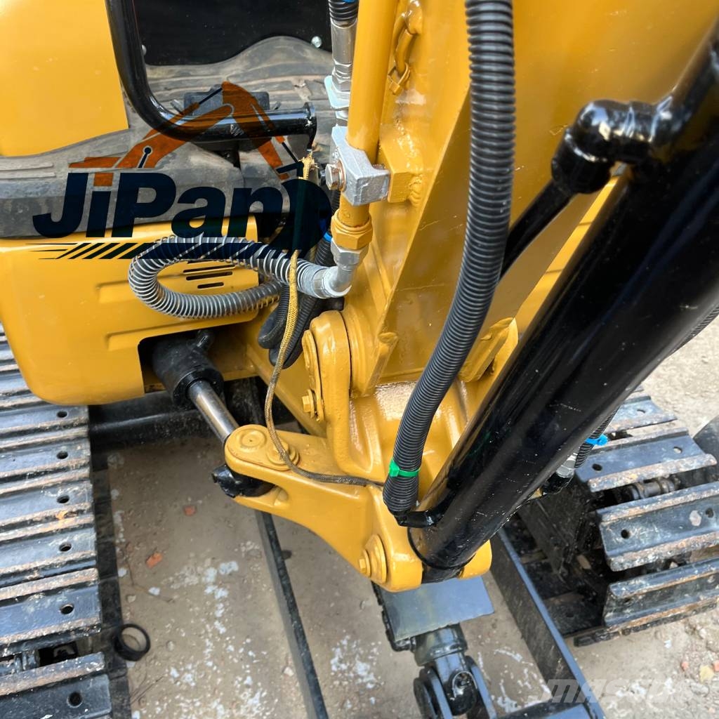 CAT 301.7CR 소형 굴삭기 7톤 미만