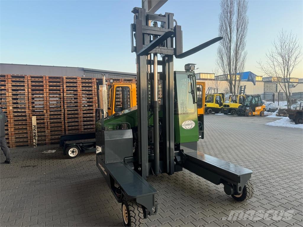 Combilift C5000 // LPG // Nelitietrukit