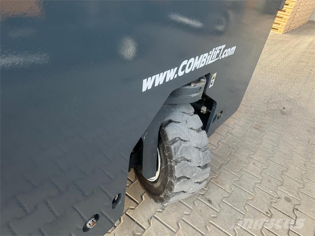 Combilift C5000 // LPG // Nelitietrukit
