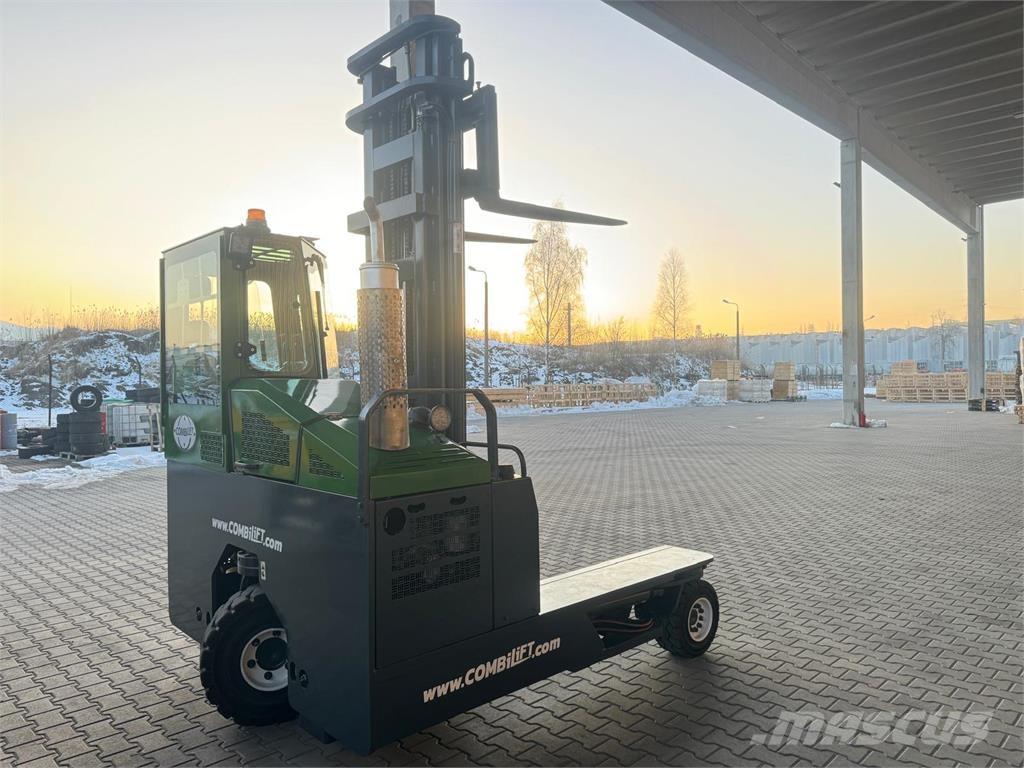 Combilift C5000 // LPG // 4-way reach trucks