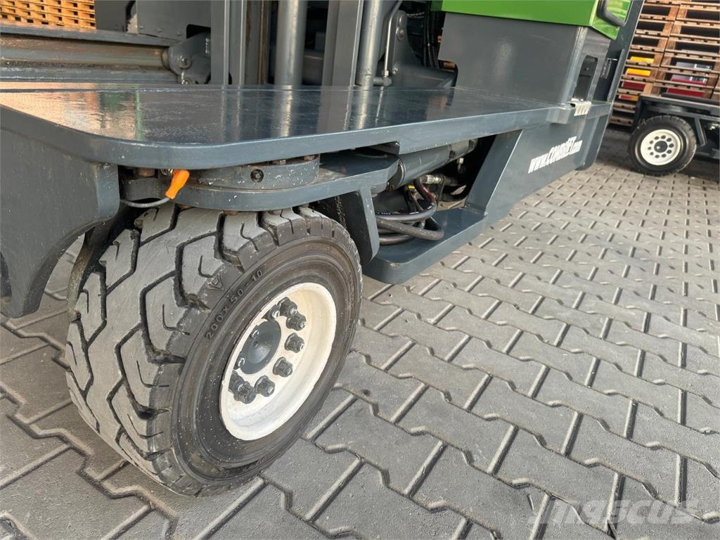 Combilift C5000 // LPG // Nelitietrukit