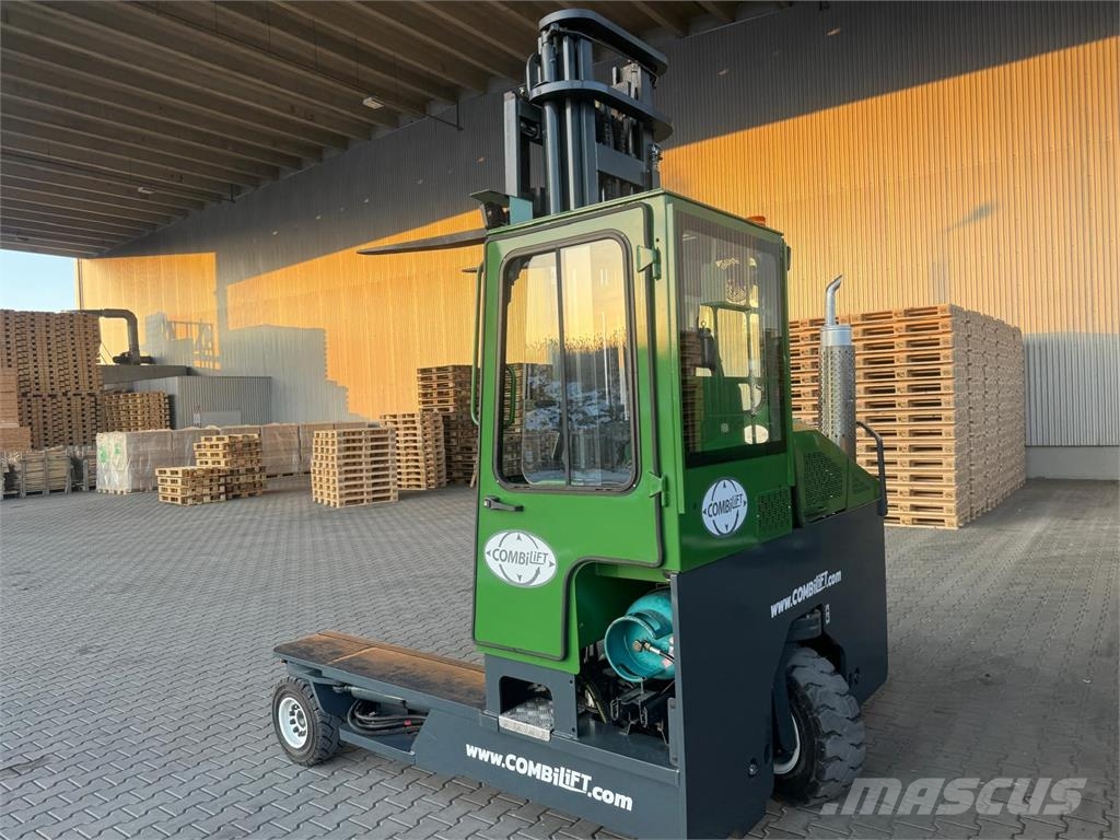 Combilift C5000 // LPG // 4-way reach trucks