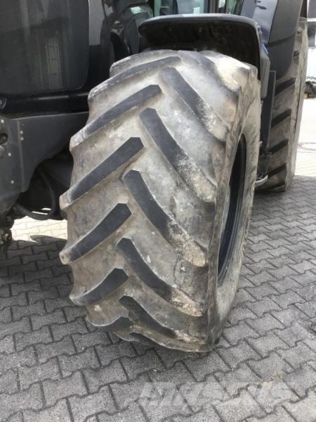 CLAAS AXION 830 트랙터