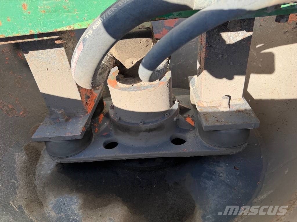 CASE Vibromax ضاغطات التربة