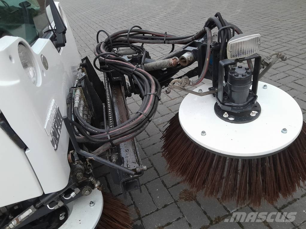 Aebi MFH2500 EURO4 - 2010 NR 418 كناسات