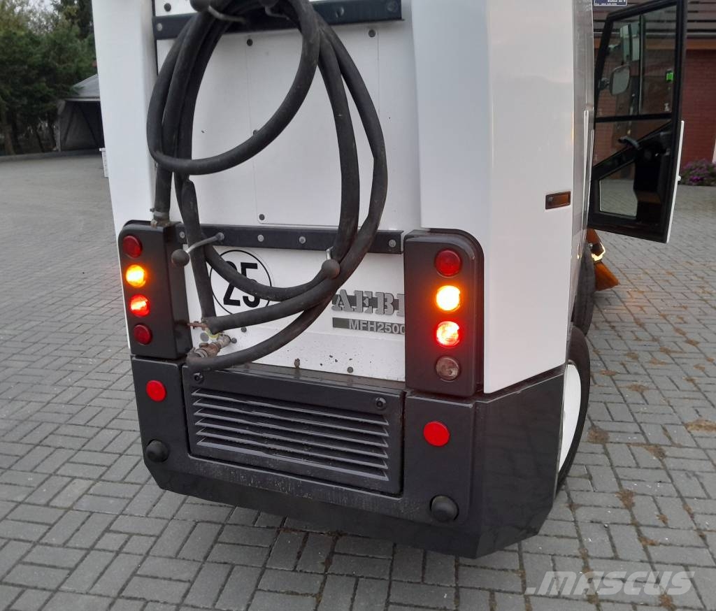 Aebi MFH2500 EURO4 - 2010 NR 418 كناسات
