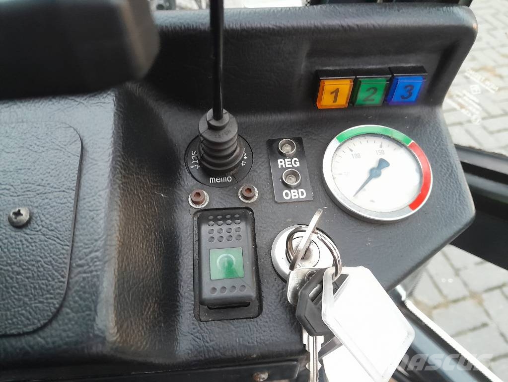 Aebi MFH2500 EURO4 - 2010 NR 418 كناسات