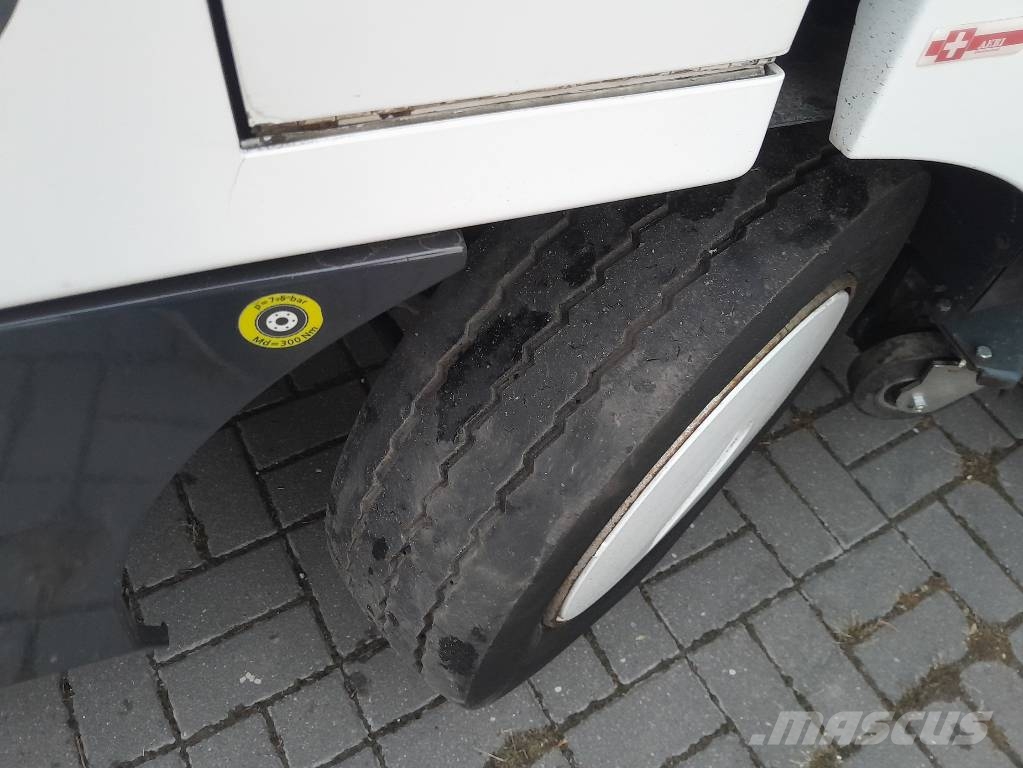 Aebi MFH2500 EURO4 - 2010 NR 418 كناسات