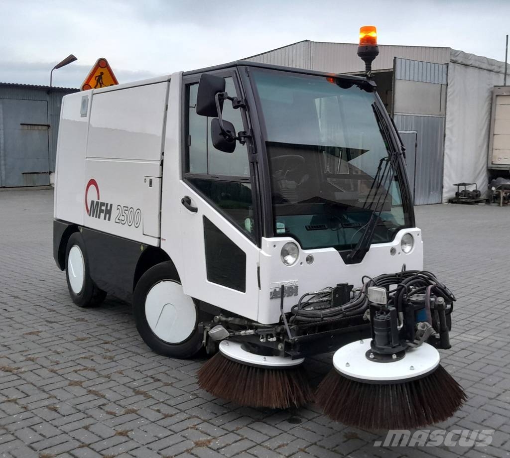 Aebi MFH2500 EURO4 - 2010 NR 418 كناسات
