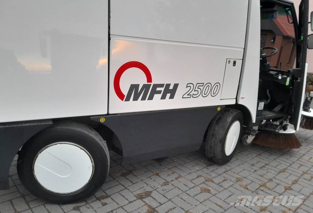 Aebi MFH2500 EURO4 - 2010 NR 418 كناسات