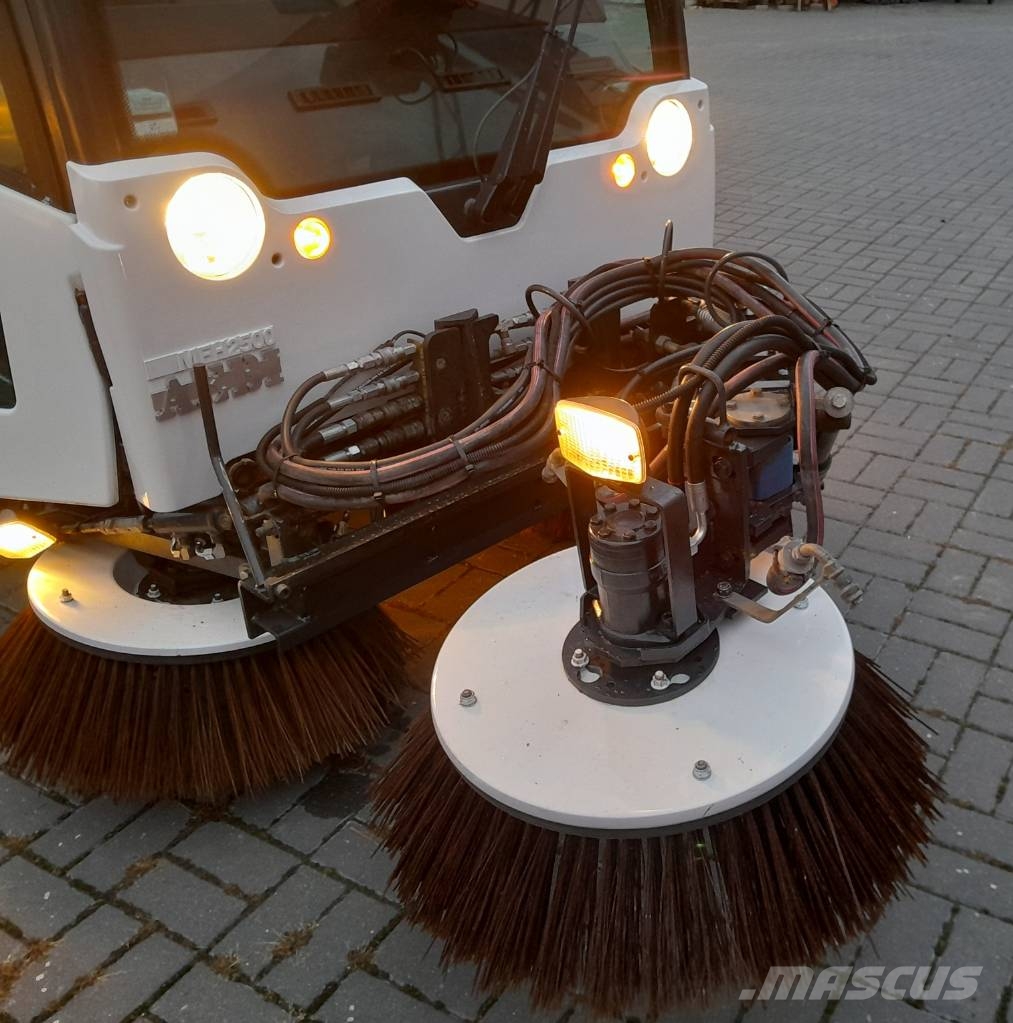 Aebi MFH2500 EURO4 - 2010 NR 418 كناسات