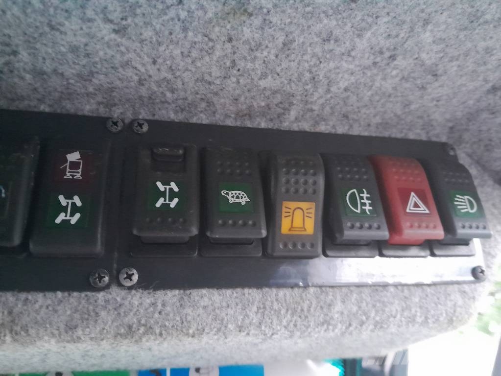 Aebi MFH2500 EURO4 - 2010 NR 418 كناسات