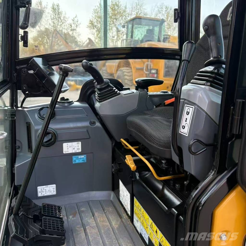 CAT 302 CR Mini ekskavatörler, 7 tona dek