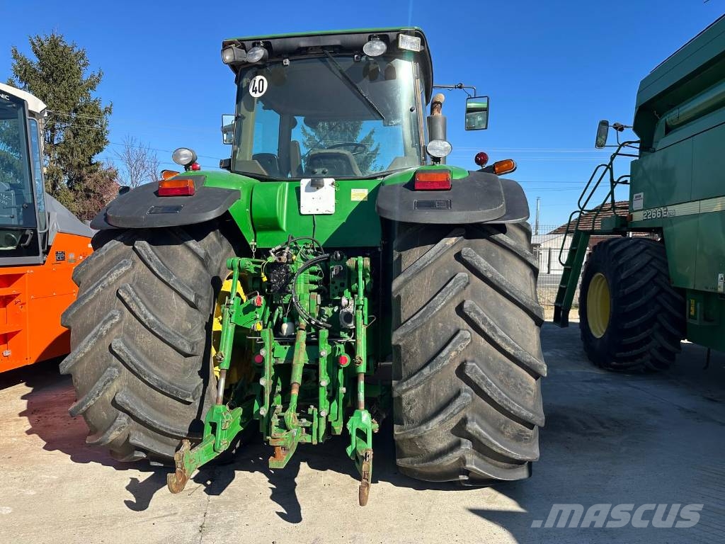 John Deere 8530 Premium الجرارات