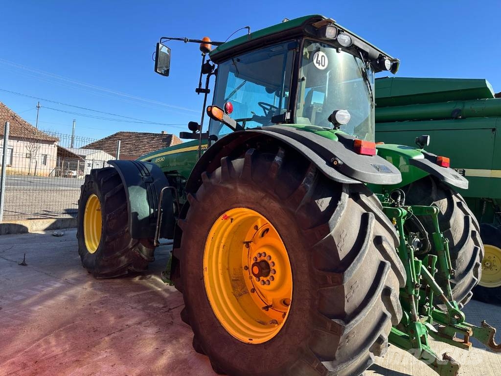 John Deere 8530 Premium الجرارات