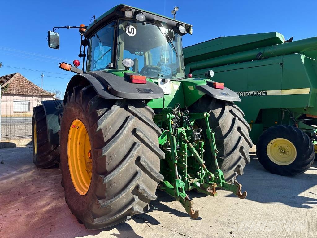 John Deere 8530 Premium الجرارات