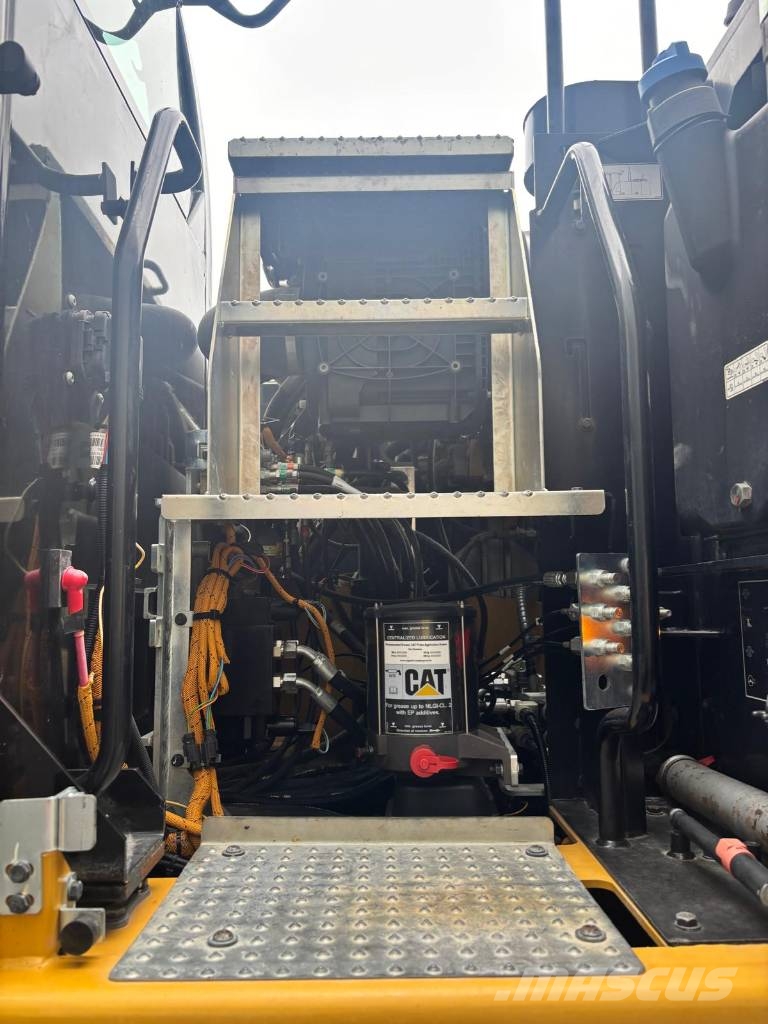 CAT M 318 F Wielgraafmachines