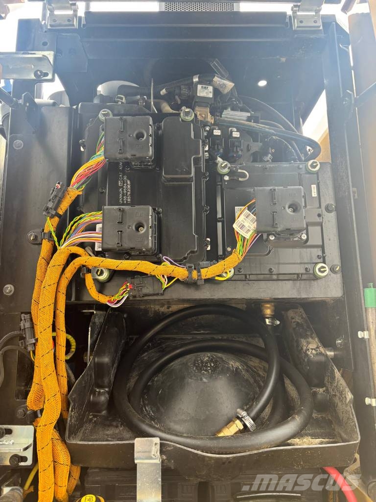 CAT M 318 F Wielgraafmachines